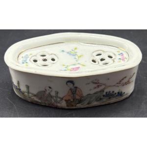 Painted Enamel Porcelain Cricket Box, Canton Circa 1900