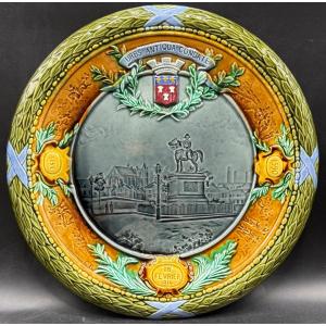 Large Decorative Slice Dish For The Town Of Montereau Fault Yonne From The 1870s/80s