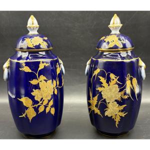 Pair Of Small 1900s Worcester Gilt Enameled Porcelain Covered Vases