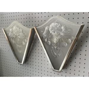 Pair Of Art Deco Sconces In Cast Glass And Bronze