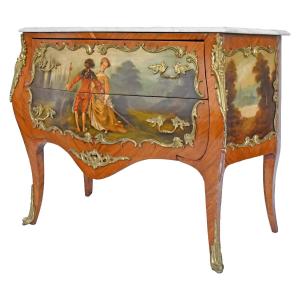 Louis XV Style Chest Of Drawers In Veneered Wood And Decorated With Vernis Martin Of A Gallant Scene