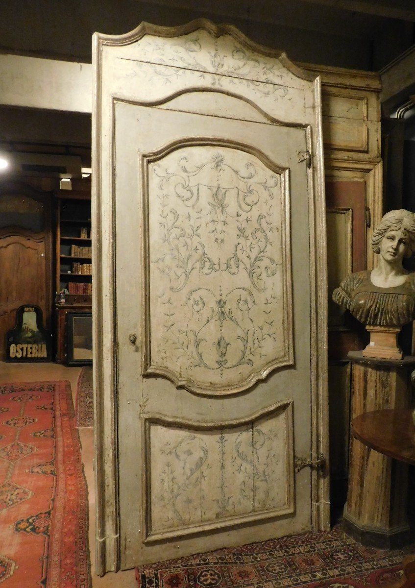 Antica porta laccata e dipinta a mano con motivi floreali tipici dell'epoca '700 italia