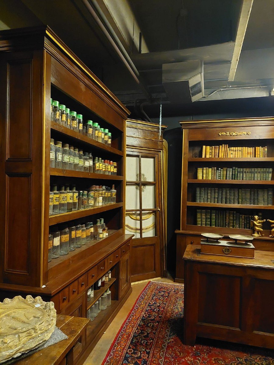 Antichi mobili da Negozio farmacia in noce, 3 mobili + bancone + 2 porte, epoca '800 italia-photo-3