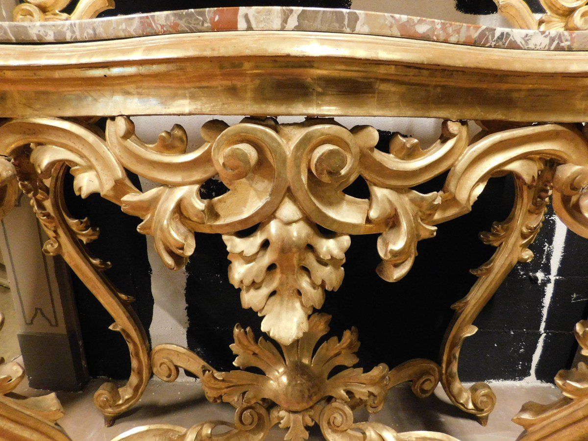 Consolle con specchiera in legno dorato e scolpito a decori floreali, piano in marmo rosso, napoli-photo-2