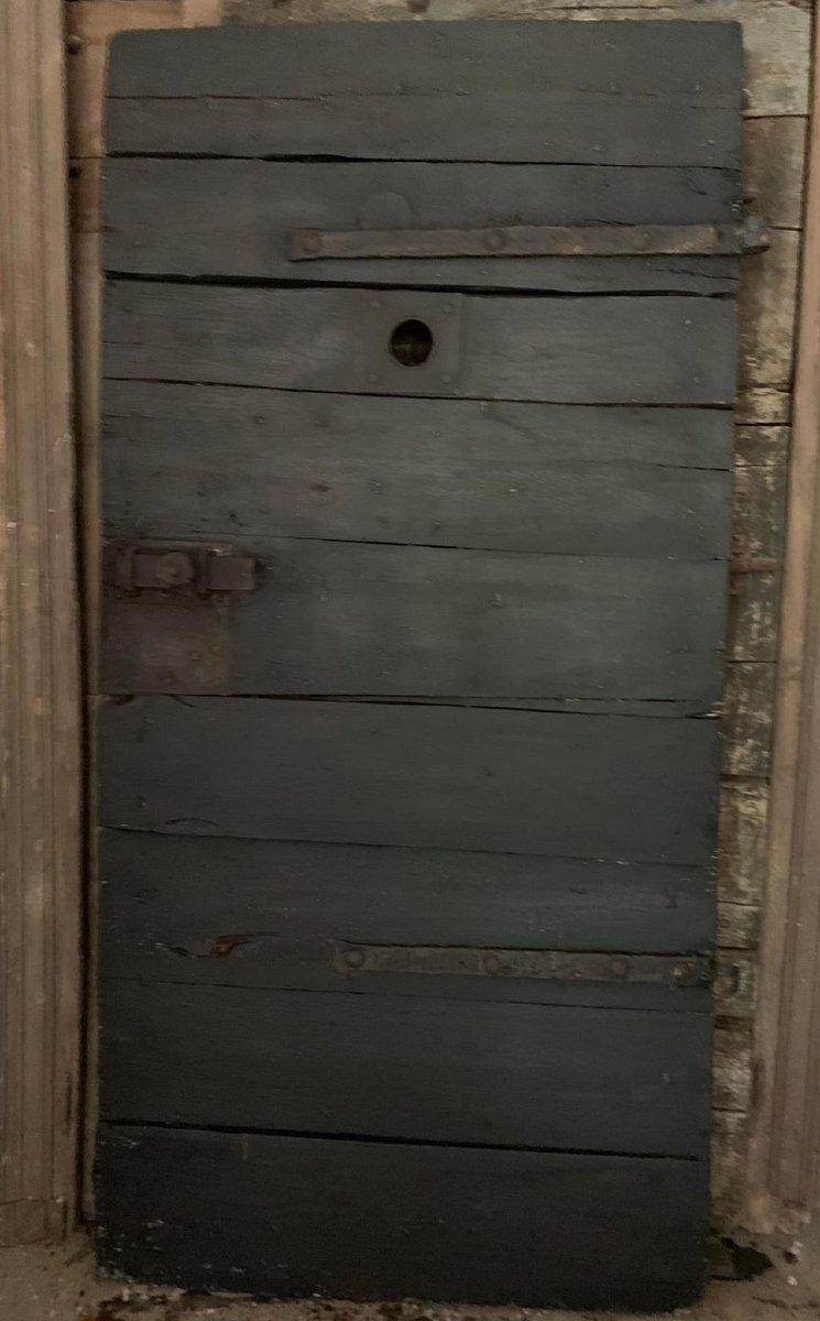 Porta da carcere in legno laccato, con spioncino, epoca '800-photo-4