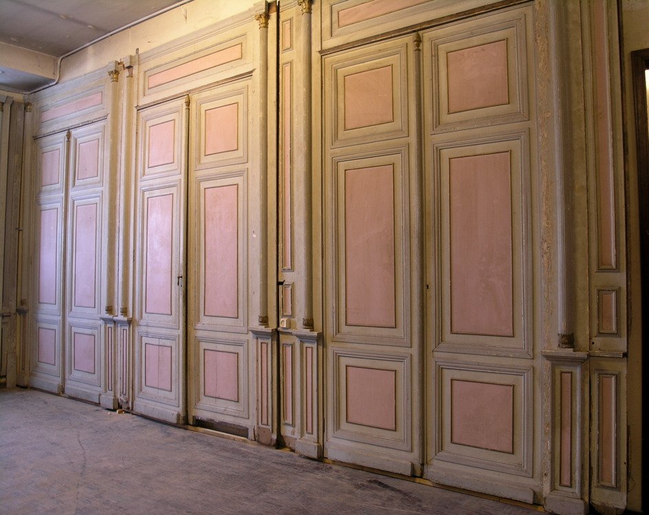Boiserie impero, con semi-colonne scolpite e porte, epoca inizio '800, metri lineari 13 x H cm 