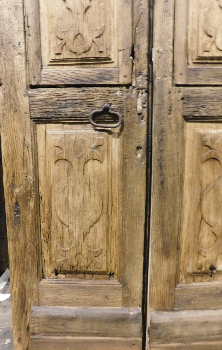 Porta a due battenti in legno di pioppo e castagno, epoca '700-photo-2