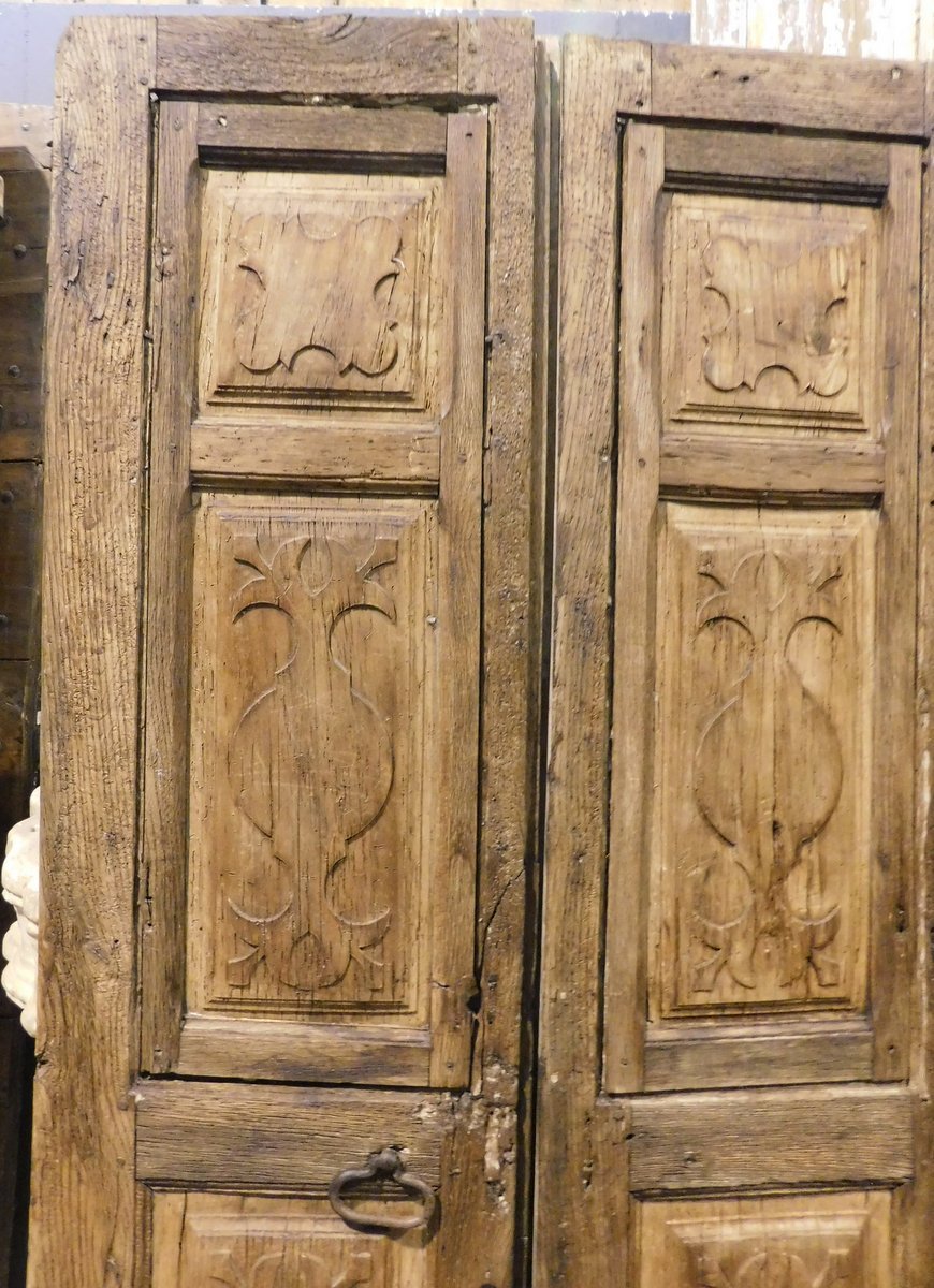 Porta a due battenti in legno di pioppo e castagno, epoca '700-photo-4