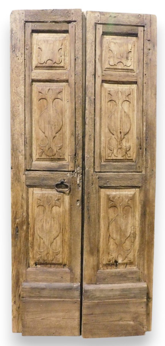Porta a due battenti in legno di pioppo e castagno, epoca '700