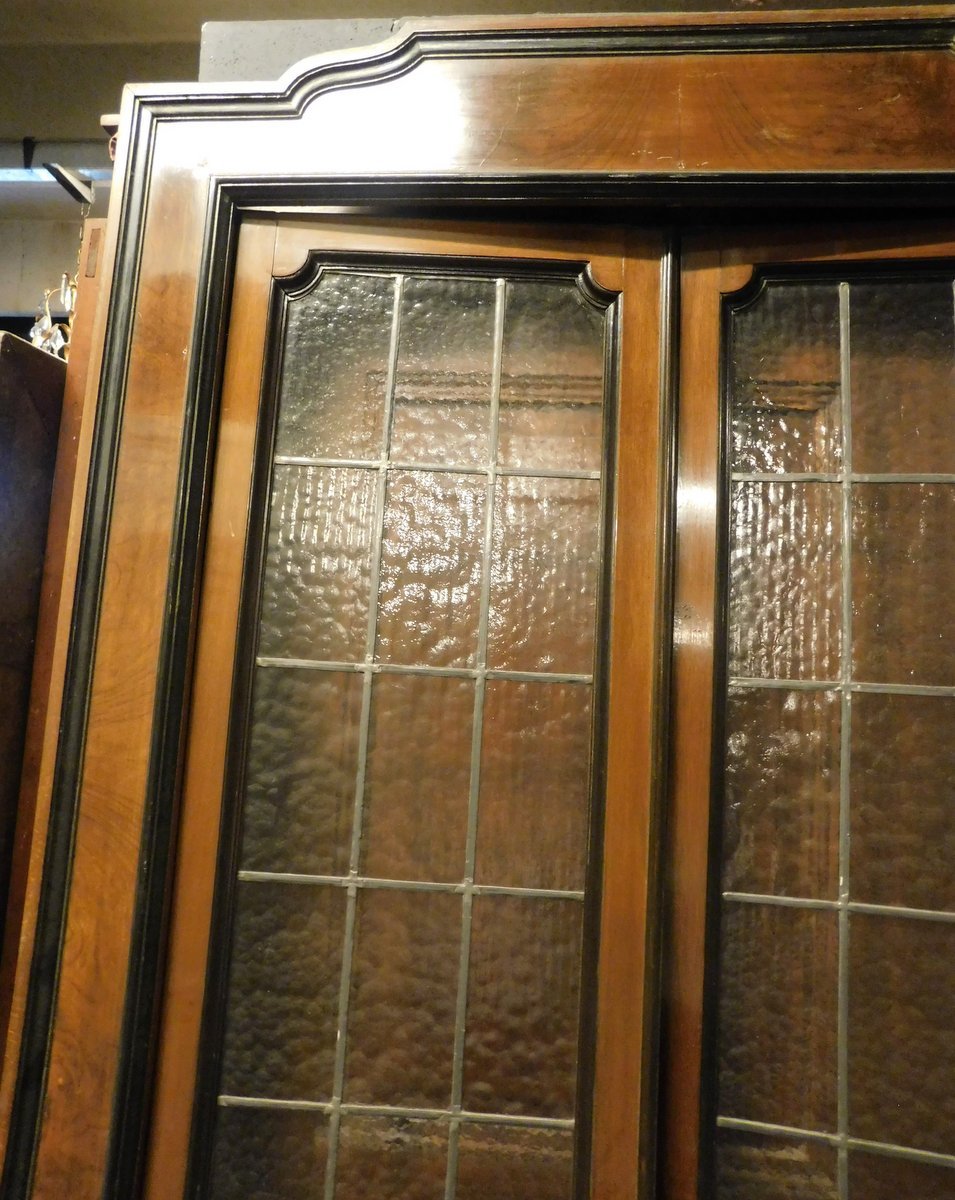 N. 2 porte in legno, complete di vetri e telaio, epoca '900, provenienza Milano.-photo-3