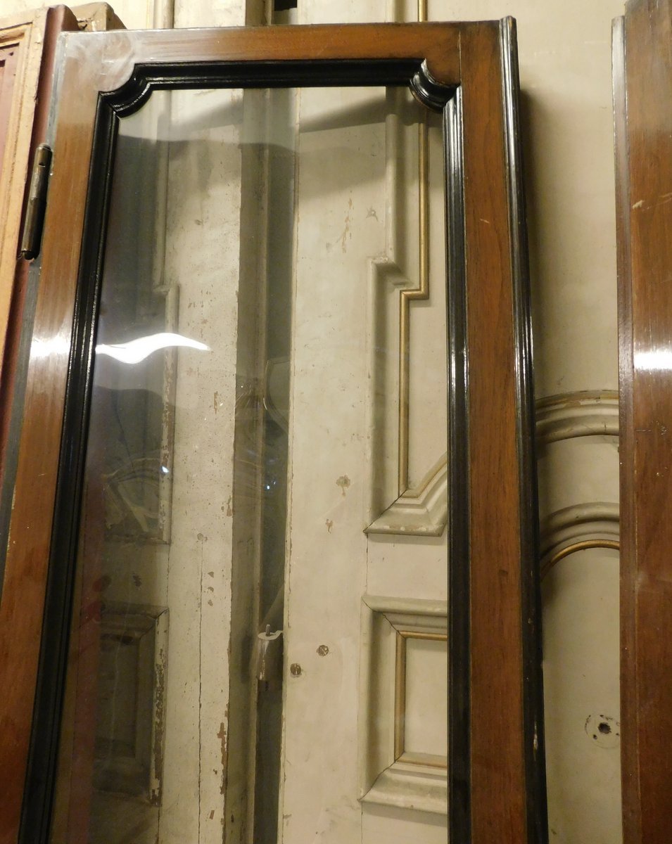 N. 2 porte in legno, complete di vetri e telaio, epoca '900, provenienza Milano.-photo-4