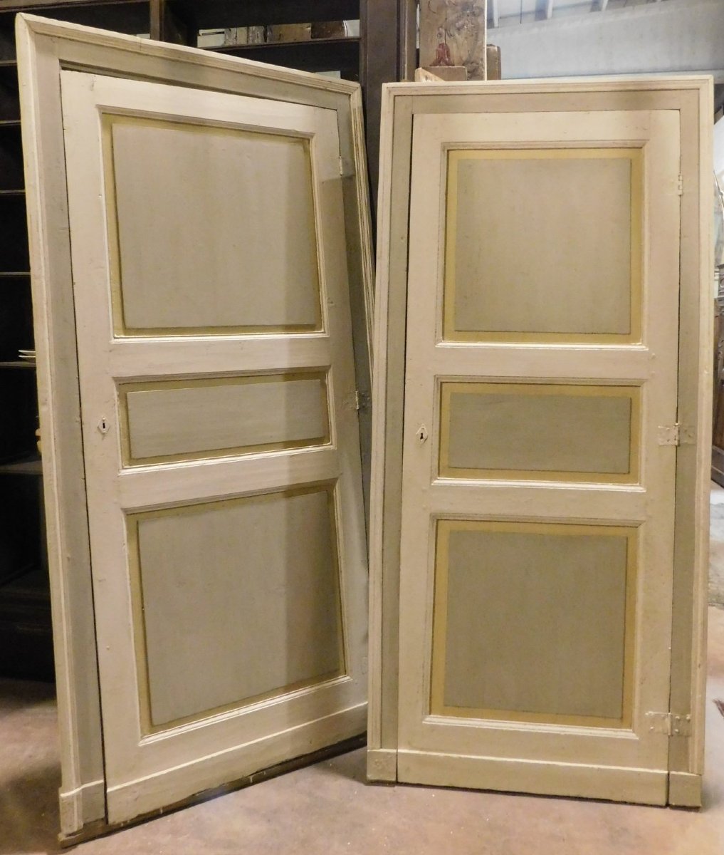 N. 2 porte a un battente, laccate, con telaio, epoca '800, provenienza Piemonte