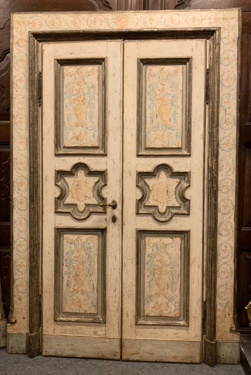 N. 2 porte in legno laccato, epoca '700, luce cm L 110 x H 215-photo-3