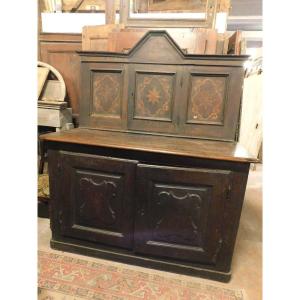 Antica credenza in noce con intarsi, con cassettiera e placard, epoca '700 italia