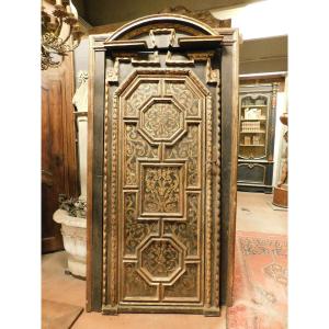 Coppia di porte da interno scolpite, laccate e dorate, telaio originale, firenze