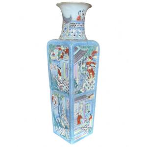 China - Openwork Porcelain Vase Decorated In High Relief With Palace Scenes.