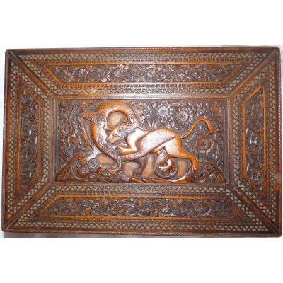 Coffret Qadjar Iran époque XIXe Bois de santal sculpté