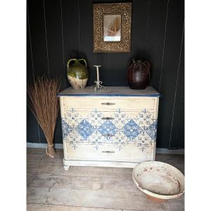 Chest Of Drawers With Blue Paving Dating From The 19th Century, Beautiful Decorative Patina 