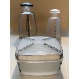 R Lalique Toilet Trim