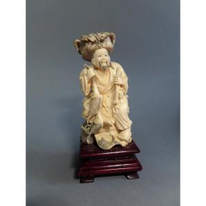Ivory Okimono. Fisherman With Kiseru. China 1920-30