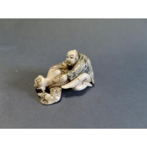Erotic Okimono In Marine Ivory. Japan, Taisho Period (1912-1928)