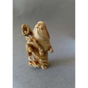 Ivory Netsuke. The Frog And The Snake. Japan Taisho Period (1912-1928 )