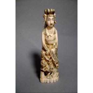 Ivory Okimonoi The Goddess Kannon. Japan Meiji Period (1868-1912)