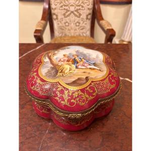 Late 19th-century Porcelain Box, Gallant Scene, Signed Grey, Gilt Bronze Mount