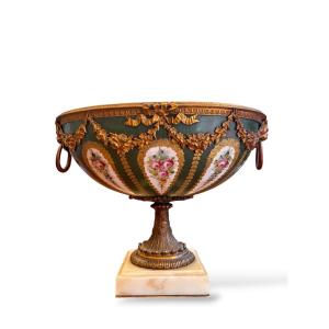 19th Century, Porcelain And Gilt Bronze Bowl With Floral Decoration