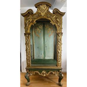 Carved Wooden Display Cabinet. Italian Work  XVIII Century