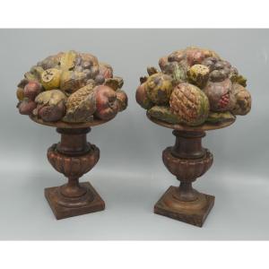 Pair Of Medici Vases With Fruit In Polychrome Carved Wood, 18th Century