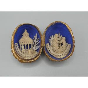 Miniature Nut-shaped Box, Carved With Miniature Scenes, 18th-19th Century