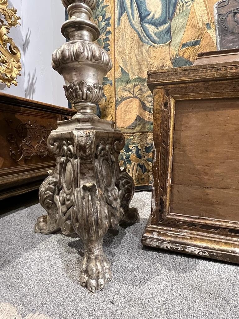 Grande candelabro in legno argentato. -photo-4