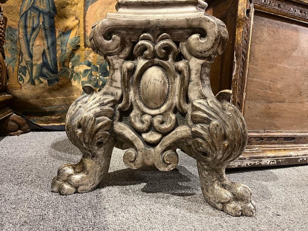 Grande candelabro in legno argentato. -photo-1