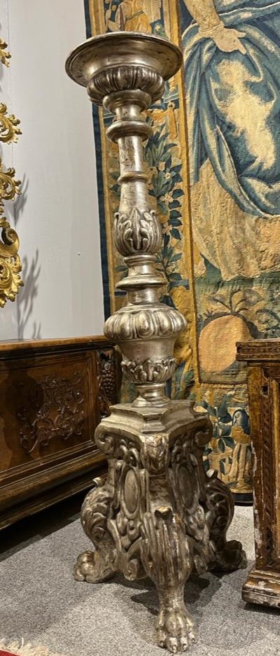 Grande candelabro in legno argentato. -photo-7