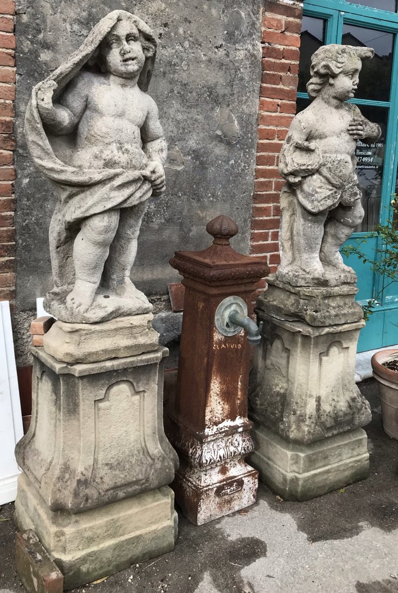 4 Sculptures En Pierre 