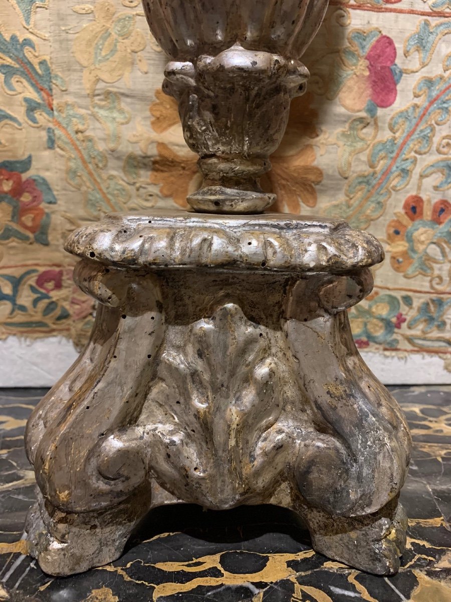 Paire De Bougeoirs Italiens En Bois Sculpté Et Argenté, XVIIe Siècle  -photo-2