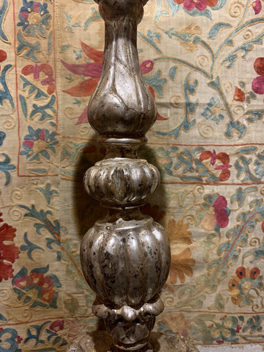 Paire De Bougeoirs Italiens En Bois Sculpté Et Argenté, XVIIe Siècle  -photo-7