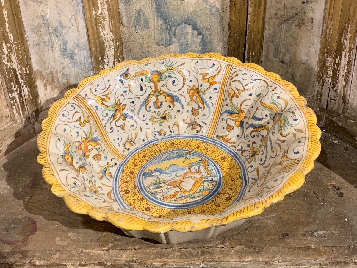 Un Bol En Majolique Deruta, Début XVIIe Siècle, Deruta Italie 
