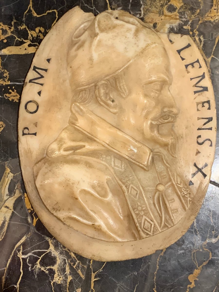 Targa in marmo di Papa Clemente X, Italia Fine XVII secolo.  