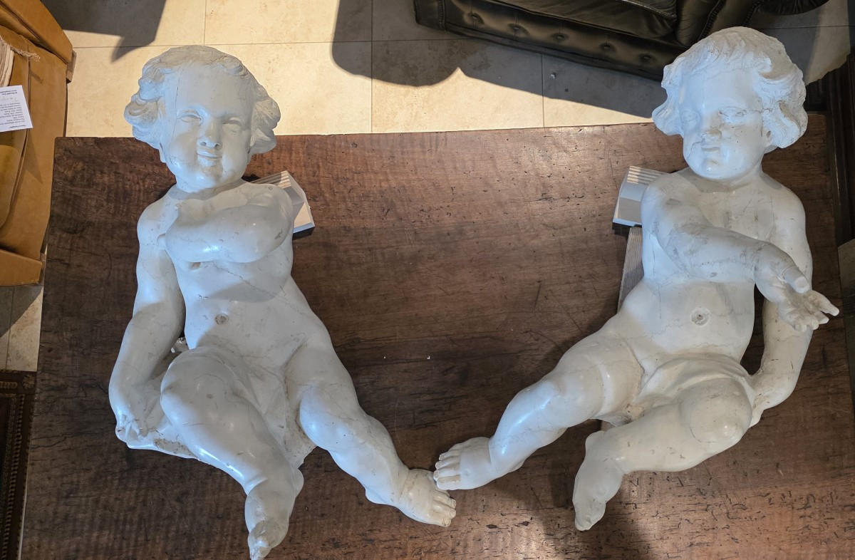  Coppia di Angeli in marmo di Carrara, epoca Barocca  