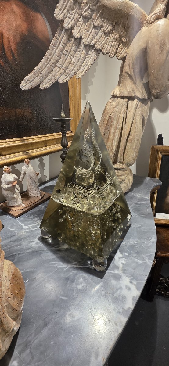 piramide di vertro di murano-photo-2