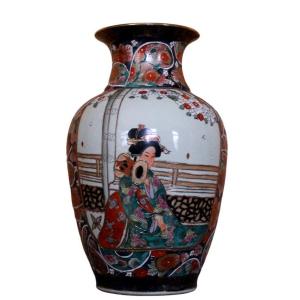 Chinese Porcelain Vase.