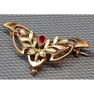 Art Nouveau Brooch