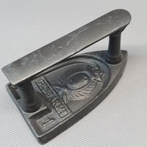 Small Gendarme Iron No. 1