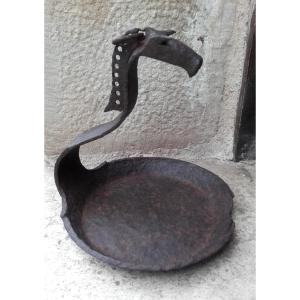 Popular Art Zoomorphic Wrought Iron Oil Lamp