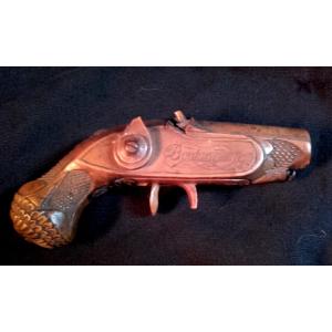 XVIII Rare Boxwood Snuffbox Depicting A Carriage Pistol Bearing The Name Boutonnet 14 Cm