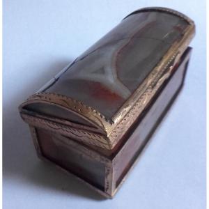 18th Century Agate Snuffbox In The Shape Of A Chest