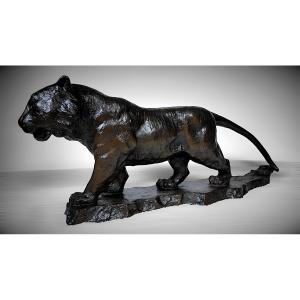 Japanese Bronze By Nakano Shirô (中野四郎): Walking Tiger