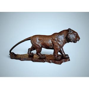 Japanese Bronze By Nakano Shirô (中野四郎): Walking Tiger